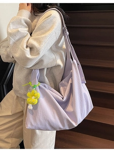 Fashion Large Capacity Pleated Tote Bag For Women Solid Color Casual Shoulder Handbag With Flower Charm Daily Travel Bag