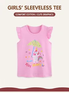 Detailansicht eines rosa Mädchen-T-Shirts aus Baumwolle mit Einhorn-Druck und Rüschen