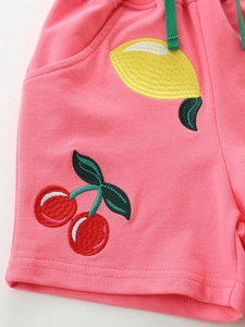 Short rose en coton pour fille avec broderie citron et cerise et cordon de serrage vert