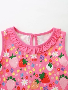 Robe sans manches rose pour filles avec imprimé fraises et col à volants délicats