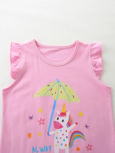 Ärmelloses Mädchen T-Shirt in Rosa mit Einhorn-Druck und Rüschendetails am Ärmel