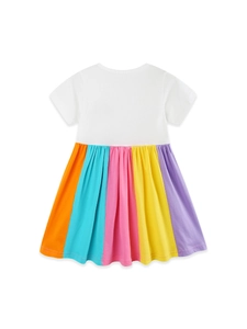 Robe fille à manches courtes avec haut en coton blanc et jupe plissée arc-en-ciel colorée