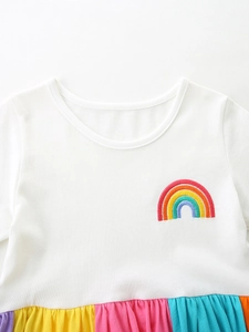 Robe d'été blanche pour filles avec broderie arc-en-ciel et jupon plissé coloré