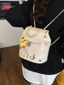 Cremeweißer Kordelzug-Rucksack mit Entenstickerei und Sonnenblumen-Anhänger