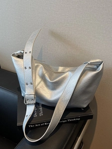 Women Minimalist PU Leather Hobo Bag Large Capacity Crescent Crossbody Bag Wide Strap Metal Eyelets Commuter Shoulder Bag
