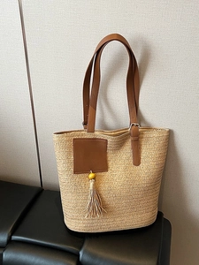 Women Large Capacity Straw Woven Tote Bag Summer Vacation Beach Shoulder Bag With Tassel Leather Strap Handwoven Handbag
