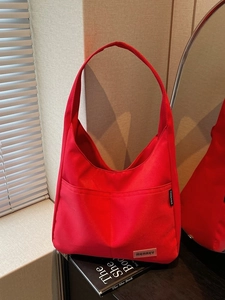 Vintage red large capacity shoulder tote bag with front pockets for casual daily style