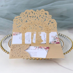 Invito matrimonio 3D intagliato al laser in oro champagne con pizzo e sagoma sposi