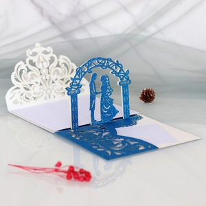 3D Pop-up Hochzeitseinladung mit lasergeschnittener Spitze und blauem Glitzermotiv