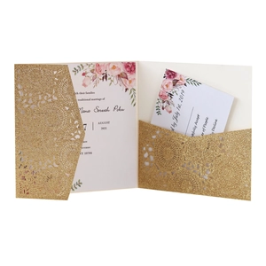 Faire-part de mariage doré découpé au laser avec carte florale et réponse RSVP