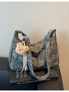 Damen Hobo Tasche Mit Großer Kapazität PU Blumenmuster Schulter Umhängetasche Vintage Tote Bag Mit Bärenanhänger Alltag