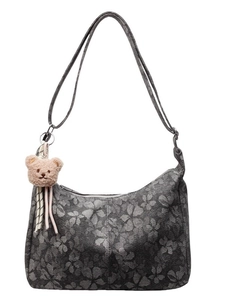 Große dunkelgraue Hobo-Tasche mit Blumenmuster, Bärenanhänger und Schultergurt