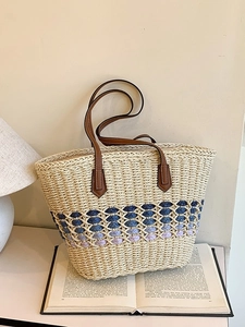 Grand sac cabas en paille tressée beige avec bandes dégradées et anses en cuir brun