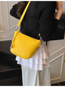 Sac seau jaune vif à motif litchi à la mode avec bandoulière réglable pour femmes