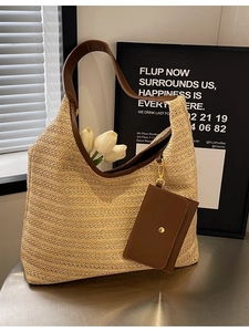 Large Capacity Handwoven Straw Tote Bag For Women Casual Summer Beach Shoulder Bag With Magnetic Buckle And Small Pouch