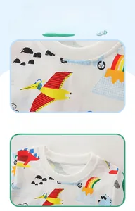 Dettagli della maglietta in cotone per bambini con scollo rotondo e stampe di cartoni animati