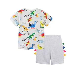 Completo estivo da bambino in cotone con stampe di dinosauri e dettagli 3D sui pantaloncini