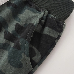 Kinder Camouflage-Jogginghose mit Kordelzug und gerippten Bündchen im klassischen Muster