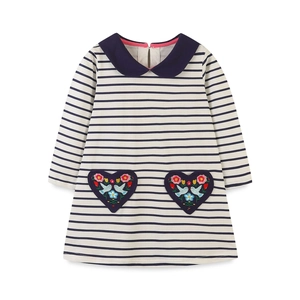 Robe rayée pour fille avec col Peter Pan bleu et poches en forme de cœur avec broderie