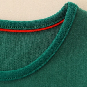 T-shirt manches longues coton enfant vert foncé avec bande de propreté rouge