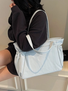 Grand sac fourre-tout en nylon minimaliste avec poches latérales pour le quotidien
