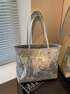 Elegante PU Leder Marmormuster Tragetasche Für Damen Große Kapazität Schultertasche Mit Schleife Anhänger Mode Pendeln Handtasche