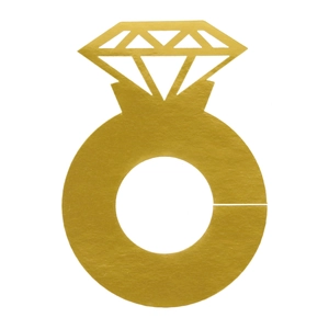 Vista macro de tarjeta de mesa dorada con forma de anillo de diamante y diseño troquelado