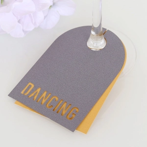 Marque-places élégants pour verres à vin thème danse en gris et or festif