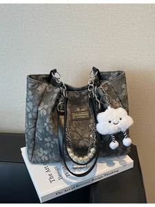 Women Large Capacity Tote Bag Floral Printed Jacquard Fabric PU Shoulder Bag With Artificial Pearl Metal Chain Strap Cloud Charm