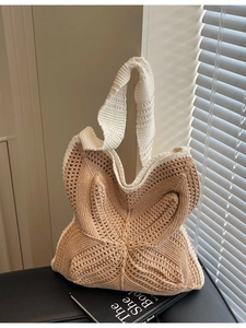 Women Hand Woven Straw Tote Bag Hollow Out Square Flower Tassel Shoulder Handbag Casual Artistic Beach Vacation Tote Bag