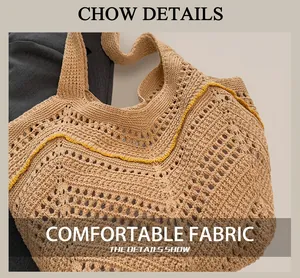 Détail du sac cabas au crochet beige avec maille ajourée et bordures ondulées jaunes