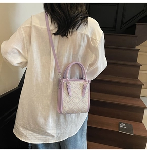 Sac bandoulière bohème lavande avec texture jacquard géométrique et poignées doubles