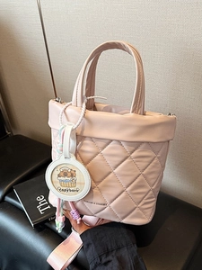 Women's Quilted Bucket Bag PU Leather Rhombus Pattern Shoulder Crossbody Bag With Cartoon Capybara Charm Commuter Handbag