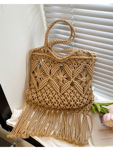 Handmade Woven Straw Shoulder Bag For Women Bohemian Tassel Large Capacity Tote Bag Beach Vacation Macrame Handbag