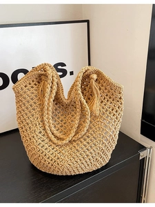 Sac fourre-tout en paille tissé à la main kaki avec poignées et pompon décoratif