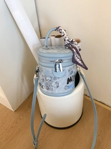 Borsa a Secchiello a Cilindro in Pelle Composita di Moda Graffiti di Strada Orso Cartone Animato Tracolla Con Sciarpa da Donna
