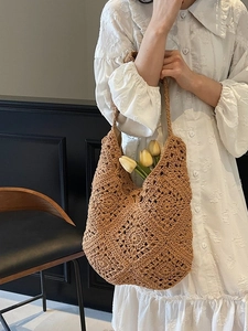 Sac à bandoulière vintage marron crocheté à la main avec motifs creux géométriques