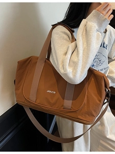 Sac de sport yoga marron en nylon avec logo NOCO, grande capacité épaule et main