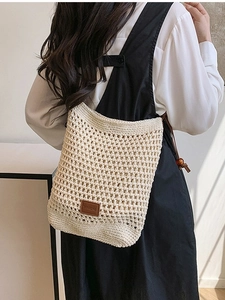 Sac cabas au crochet fait main blanc crème avec étiquette cuir et cordon