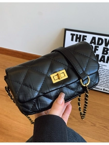 Petit Sac Carré Matelassé pour Femme Luxe en Similicuir PU avec Chaîne Sac Bandoulière Vintage Fermoir Métallique Mode Sac à Main