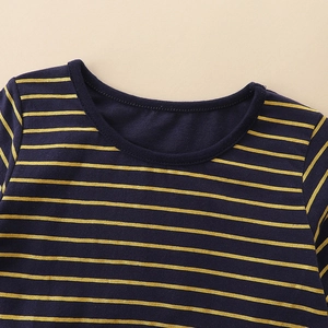 Gestreiftes Mädchenkleid in Marineblau und Gelb mit Rundhalsausschnitt aus Strickstoff