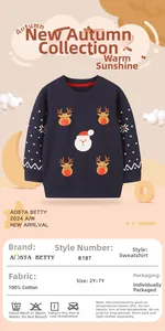 Detailansicht des Kinder-Weihnachtspullovers aus 100 % Baumwolle mit Rentier-Print