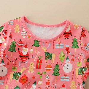Rosa Weihnachts-Langarmkleid für Mädchen mit Weihnachtsmann- und Rentier-Motiven