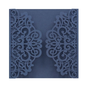 Housse d'invitation de mariage bleue découpée au laser avec motifs mandala ajourés élégants
