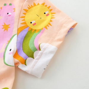 Mädchen Sommerkleid in Rosa mit Dinosaurier, Sonne und Regenbogen Cartoon-Print Design