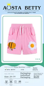 Dettaglio dei pantaloncini in cotone rosa da bambina con ricamo di api e coulisse bianca