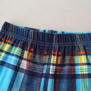 Completo estivo per bambini in cotone a quadretti colorati con elastico in vita alta