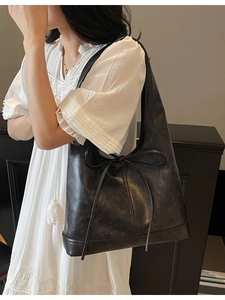 Sac Fourre-Tout en Cuir PU Femme Grande Capacité Vintage Décor de Nœud Sac à Épaule sous le Bras Décontracté Travail Sac Hobo Couleur Unie