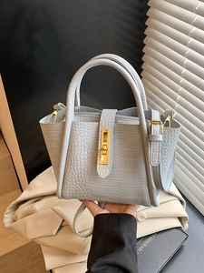 Women Crocodile Pattern PU Leather Bucket Bag Fashion Gold Lock Shoulder Crossbody Bag For Casual Commuting Party