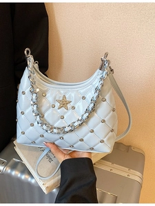Sac à Épaule Matelassé pour Femmes Cuir PU Motif de Losanges Chaîne en Métal Sac Sous le Bras Avec Logo Étoile Rivets